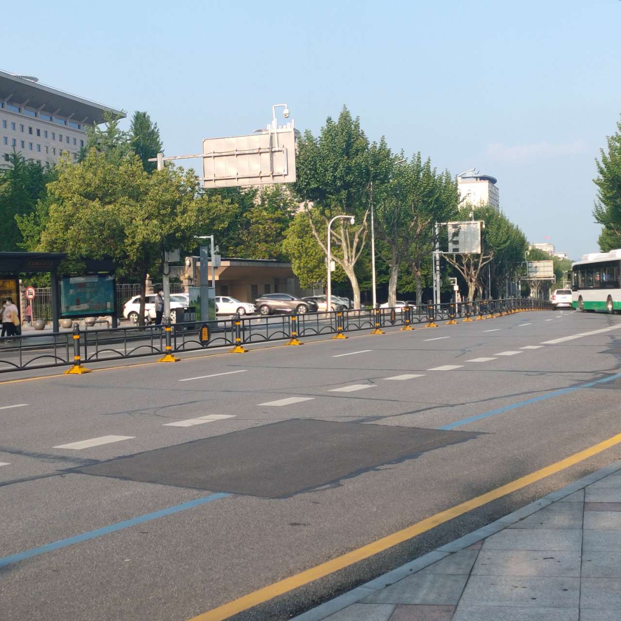 武漢創(chuàng)意文化護欄工程實例